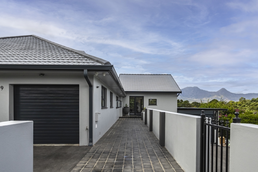 4 Bedroom Property for Sale in Helderrand Western Cape